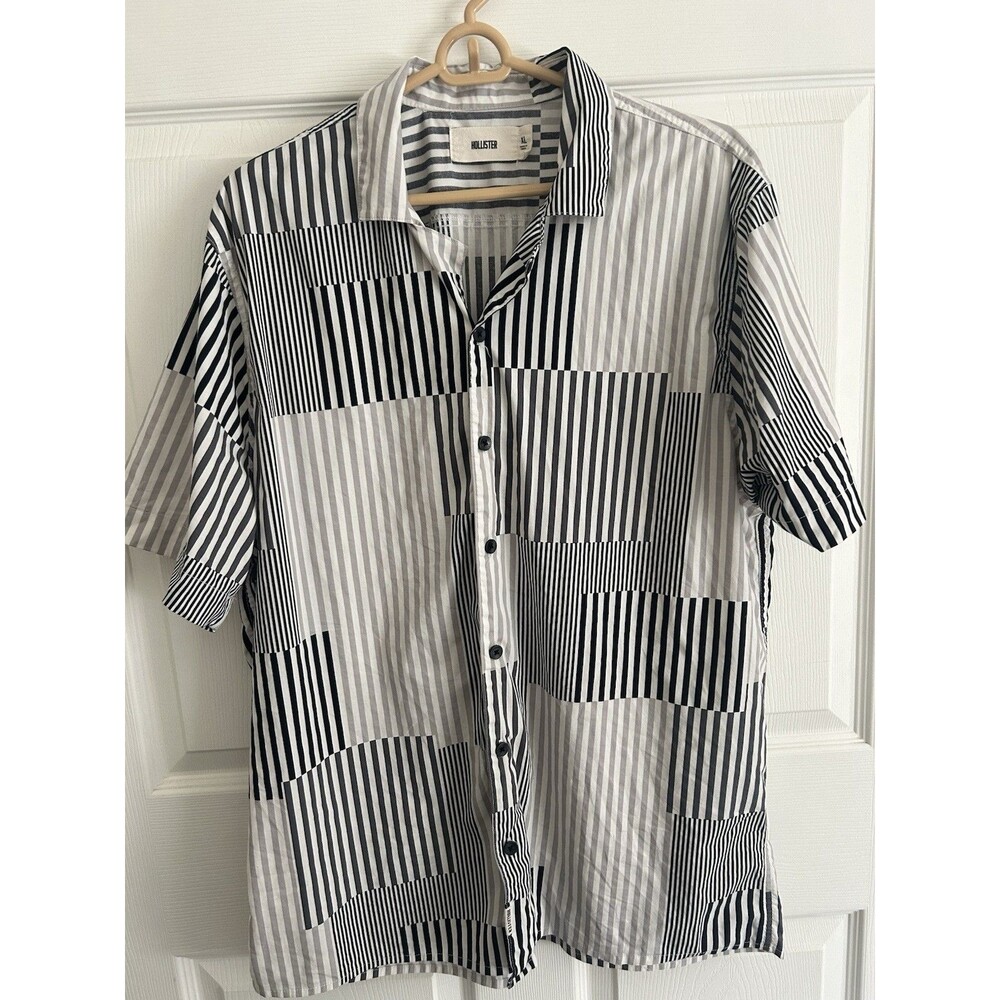 Hollister Men’s Patterned Button Up Shirt Size XL